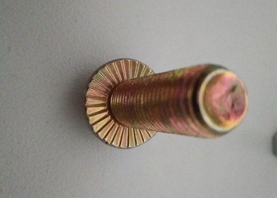 Metalen bouten en moeren van zeshoekige flenskop Gele graad 4.8 koolstofstaal DIN